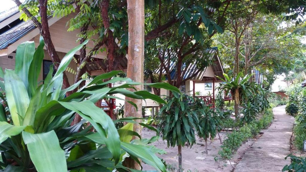 Lanta Long Beach Hostel Ko Lanta Buitenkant foto
